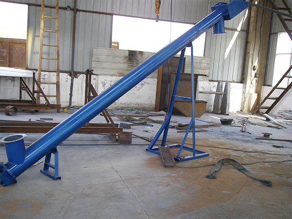 screw feeder hopper