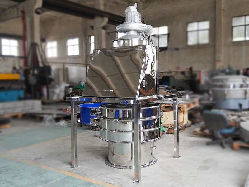 Dust Free Feeding Station With Vibrating Screen