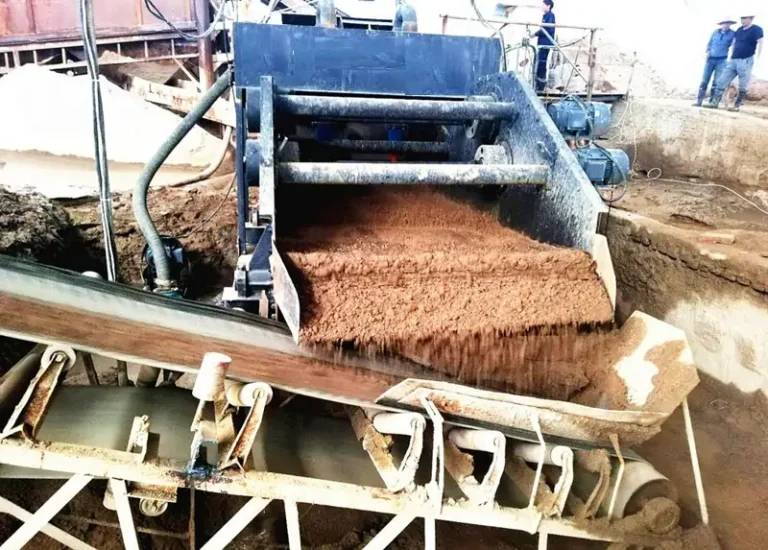Dewatering vibrating screen
